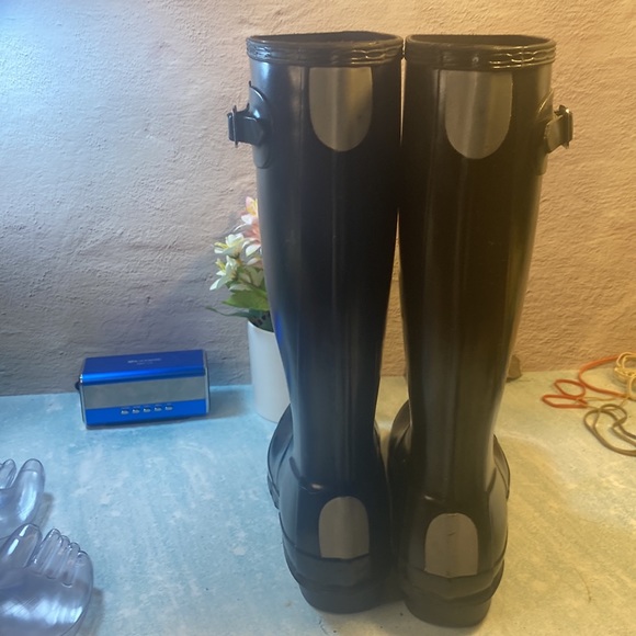 Hunter Black Women's Winter & Rain Boots - Picture 3 of 7